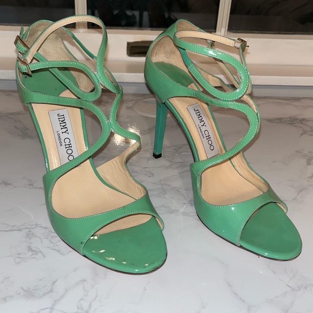 JIMMY CHOO
Patent Leather Strappy Green Heals
Size: 8.5 - Picture 2 of 8